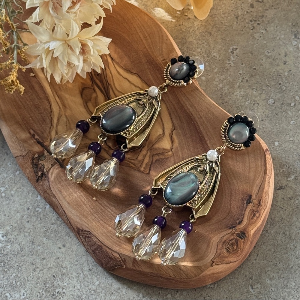 💖4/$30 New Elegant Gold and Purple Dangle Earrings